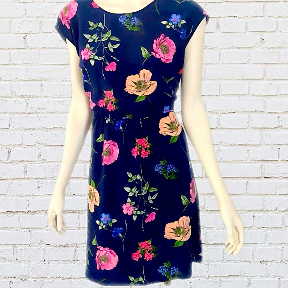 Old navy NWOT Beautiful Floral size L dress